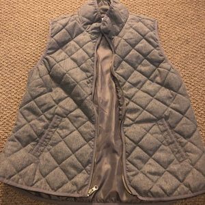 Old Navy Gray Quilted Zip Up Vest